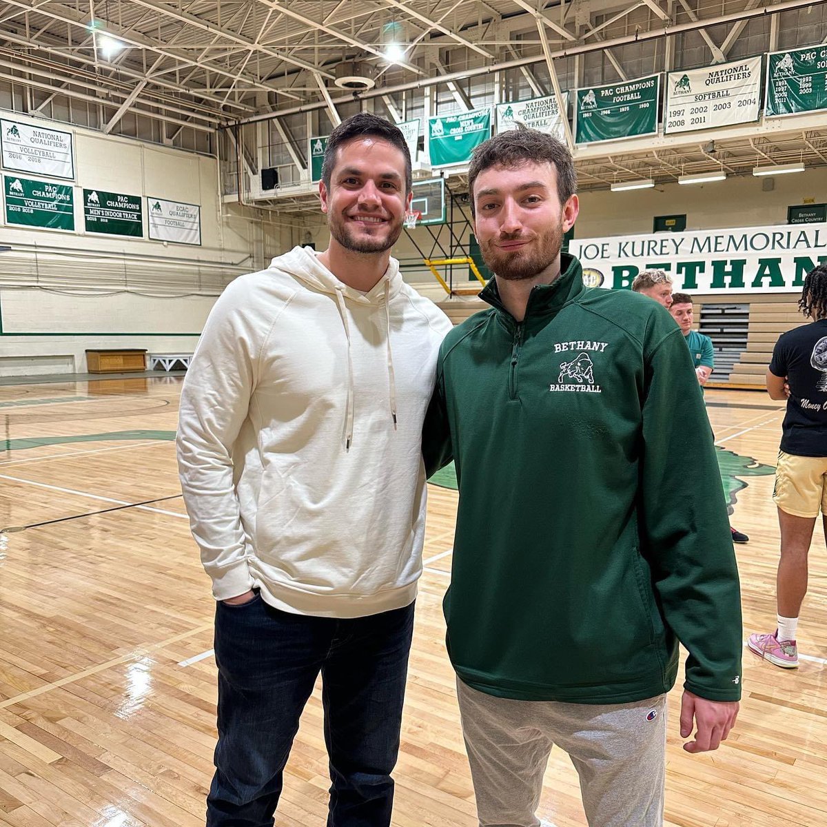 DuboisDream's tweet photo. DREAM FAMILY TIES IN BETHANY WV! 🤝🏀👌 @ChanceCmoney https://t.co/ilt3wjy0ro