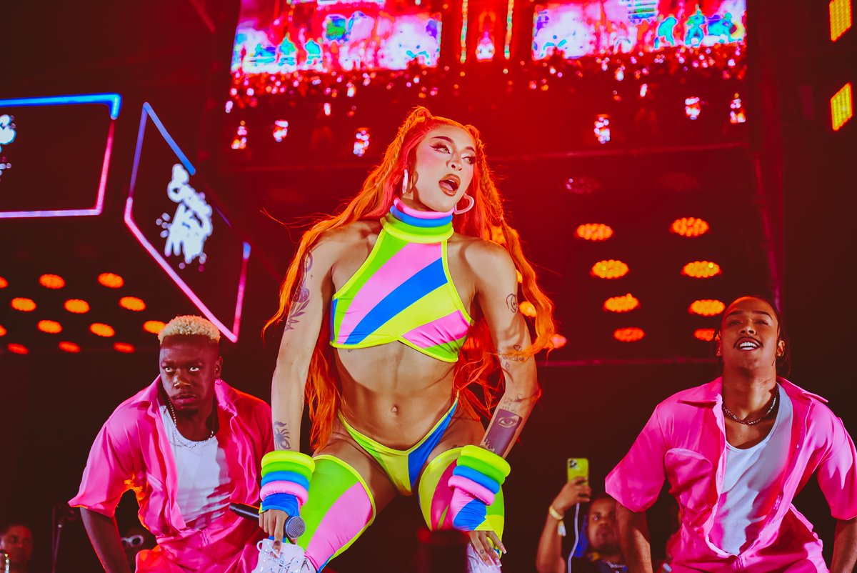 agenciainhaus's tweet image. Ativando o #ModoTurbo com essa participação da @PablloVittar nos #EnsaiosdaAnitta.