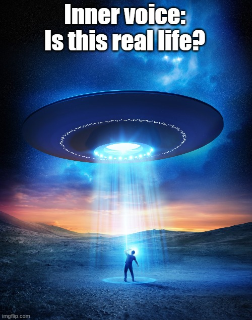 MemeContraption's tweet photo. Me seeing a UFO for the first time https://t.co/zSe1C6RBlB