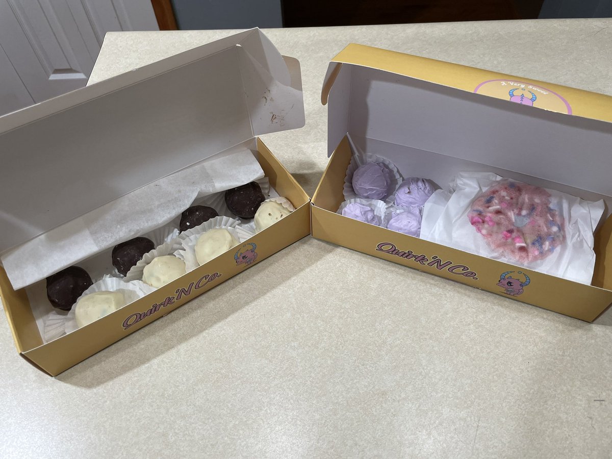 mijj1221's tweet photo. Huge congratulations to @princessashleiv @QuirkDonuts for taking advantage of her IP! These donuts are absolutely amazing, they taste great! If you have not ordered any, make sure you do, cause youโre missing out! ๐ฉ @quirkiesnft @SyntribosStable https://t.co/tu3fwJFAfG
