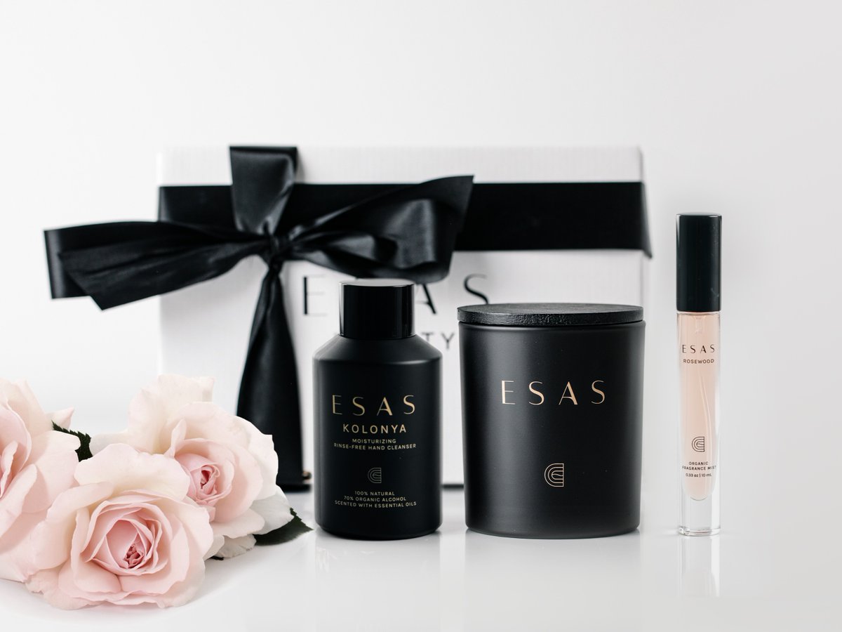 esasnyc's tweet photo. Just in time for #ValentinesDay: our newest scent #Rosewood is the perfect blend between a feminine floral and a woodsy base. In organic candles, perfume, and cleansers. Order your gifts now: https://t.co/f40wIZYyI8

#esasbeauty #valentinesdaygifts #giftsforher #giftsformom https://t.co/SsCDdICuxx