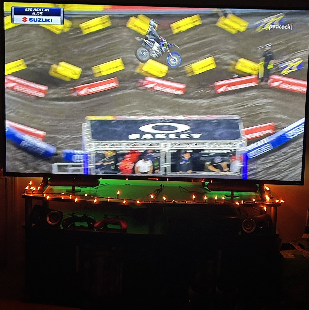 Watching Tampa <a href="/MonsterEnergy/">Monster Energy</a> <a href="/SupercrossLIVE/">Supercross LIVE!</a> 

<a href="/supermotocross/">SuperMotocross</a> <a href="/racerxonline/">Racer X</a> 

#DropTheGate #Supercross #Motocross #MonsterEnergySupercross #SXonFOX #AmaSupercross #MonsterEnergy #SXLife #MXLife #RacerX #Dirtrider #Motolife #MotocrossLife #SupercrossLife