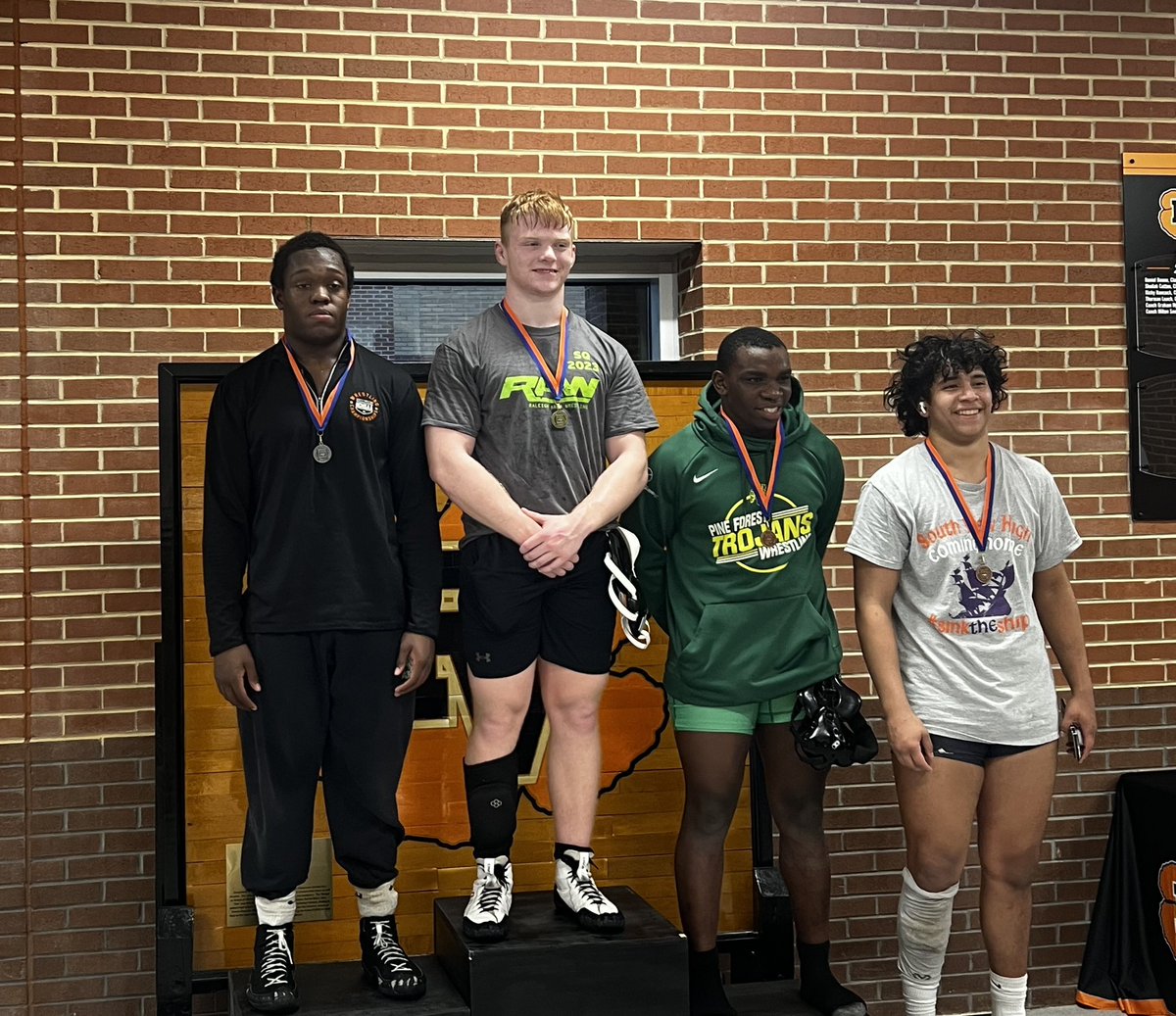 fvhsbengals's tweet photo. Congratulations to Austin Roberts for winning the 4A Mideast Regional Wrestling Championship at 195lbs.
#Rollbengals https://t.co/5x3R5Rpycg