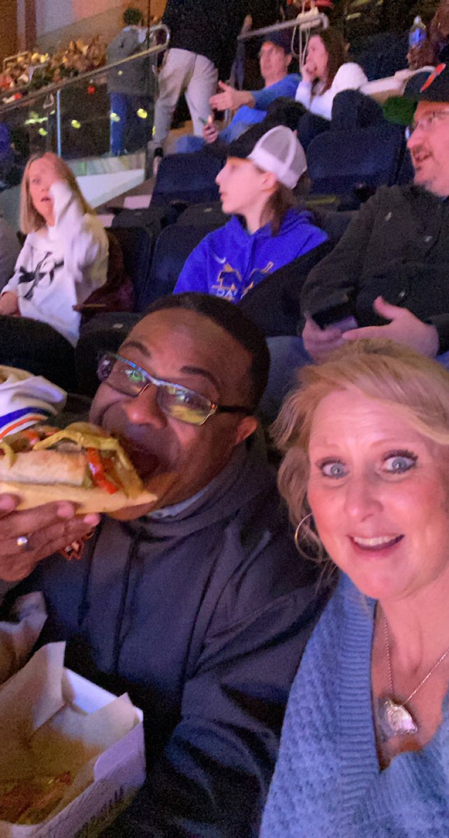 JenniferMansel's tweet photo. It’s a Knicks night with brats #NYK https://t.co/eQ3lPz52RX