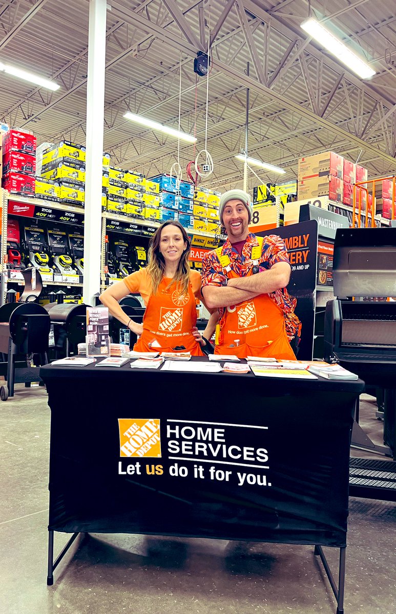 Samantha_RaeT's tweet photo. Give it up for three of our newer associates, Thomas in D25 with his very first lead going through! And of course, Grant in D23 and Crystal in D28 driving quality leads this weekend here at #1853 League City! 💪🏻 💪🏻 💪🏻 @MinySchweizer @AlexSoliz0513 @tatumbank @thd1853 🔥 🔥 🔥 https://t.co/jVEychYkAI