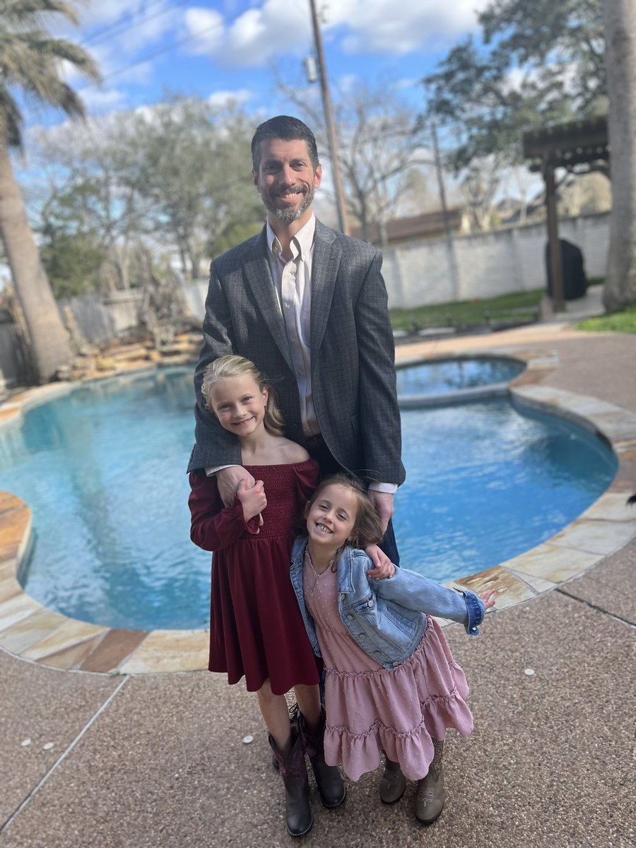 Thank you <a href="/JenksPta/">Jenks PTA</a> for a wonderful father daughter event <a href="/MJEjags/">Jenks Elementary</a>  my girls loved it.