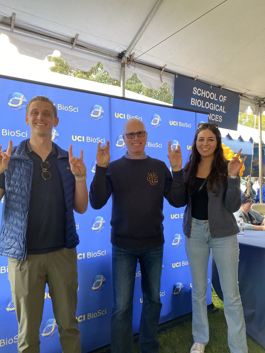 Come say hello and take a picture. 📸 #ucihomecoming #ucibiosci