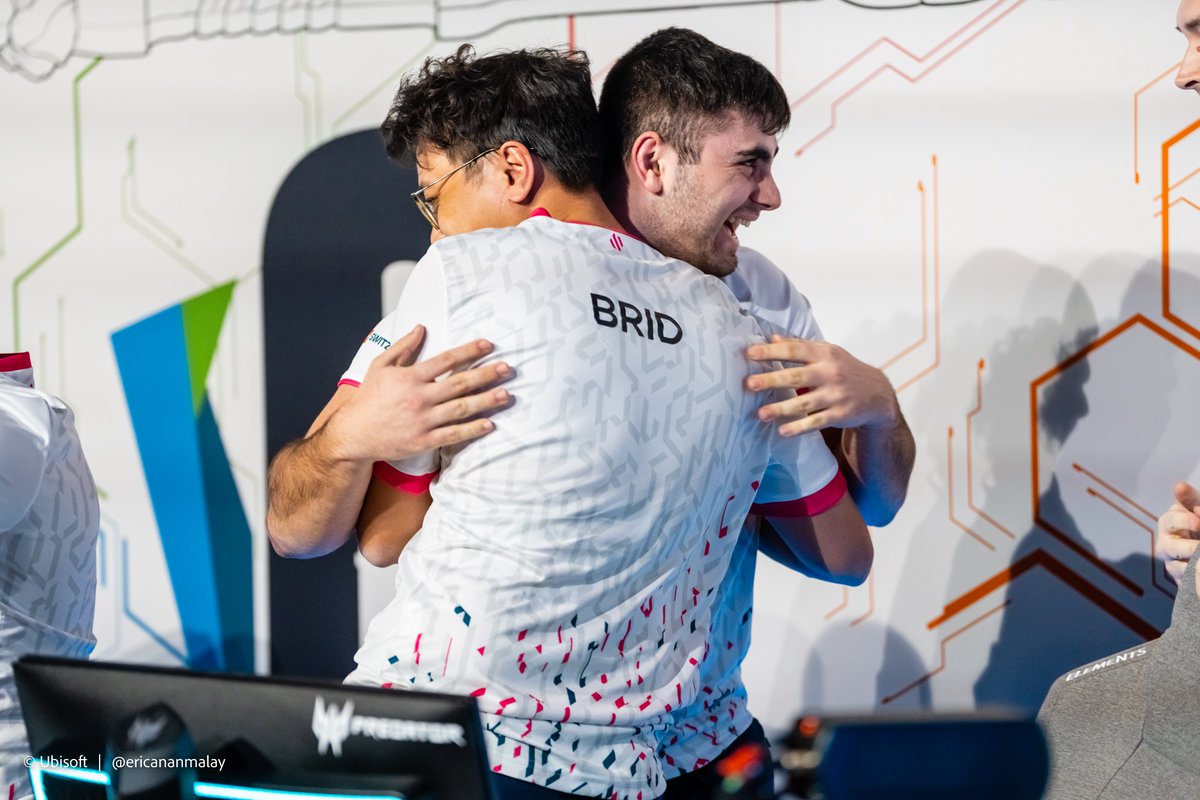 R6esportsEU's tweet photo. Team 🥖move to the #SixInvitational upper bracket! 💪 https://t.co/XiUczkOoQi