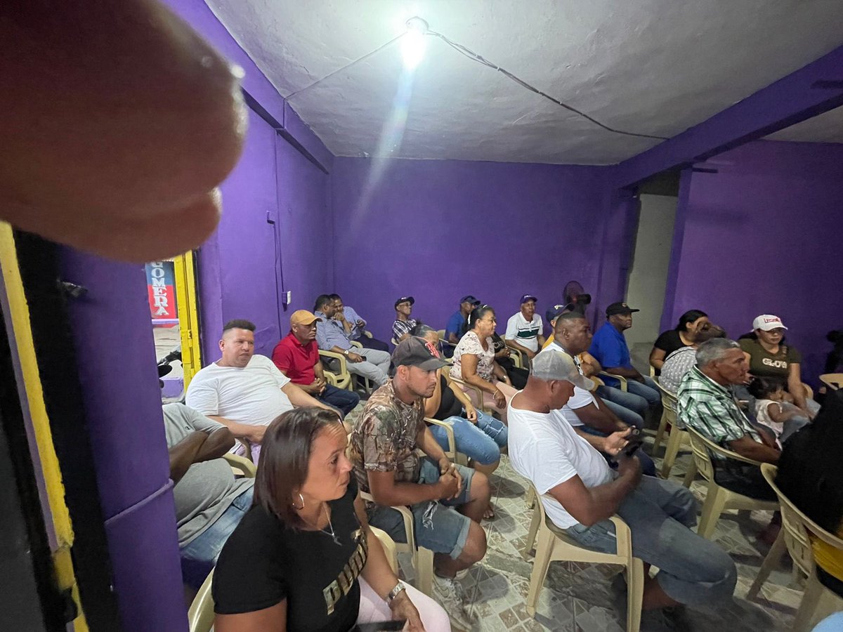 PldlVega's tweet photo. 📍[ La Vega Rincon  ]

⭐️La Dirección Operativa de campaña @AbelMartinezD Presidente, encabezada por @IngjoseOrlando , realizó asamblea de trabajo con la dirección de Rincon.
.

#PorUnCaminoMejor #PLDCreceySeFortalece https://t.co/TGyzD0dBun