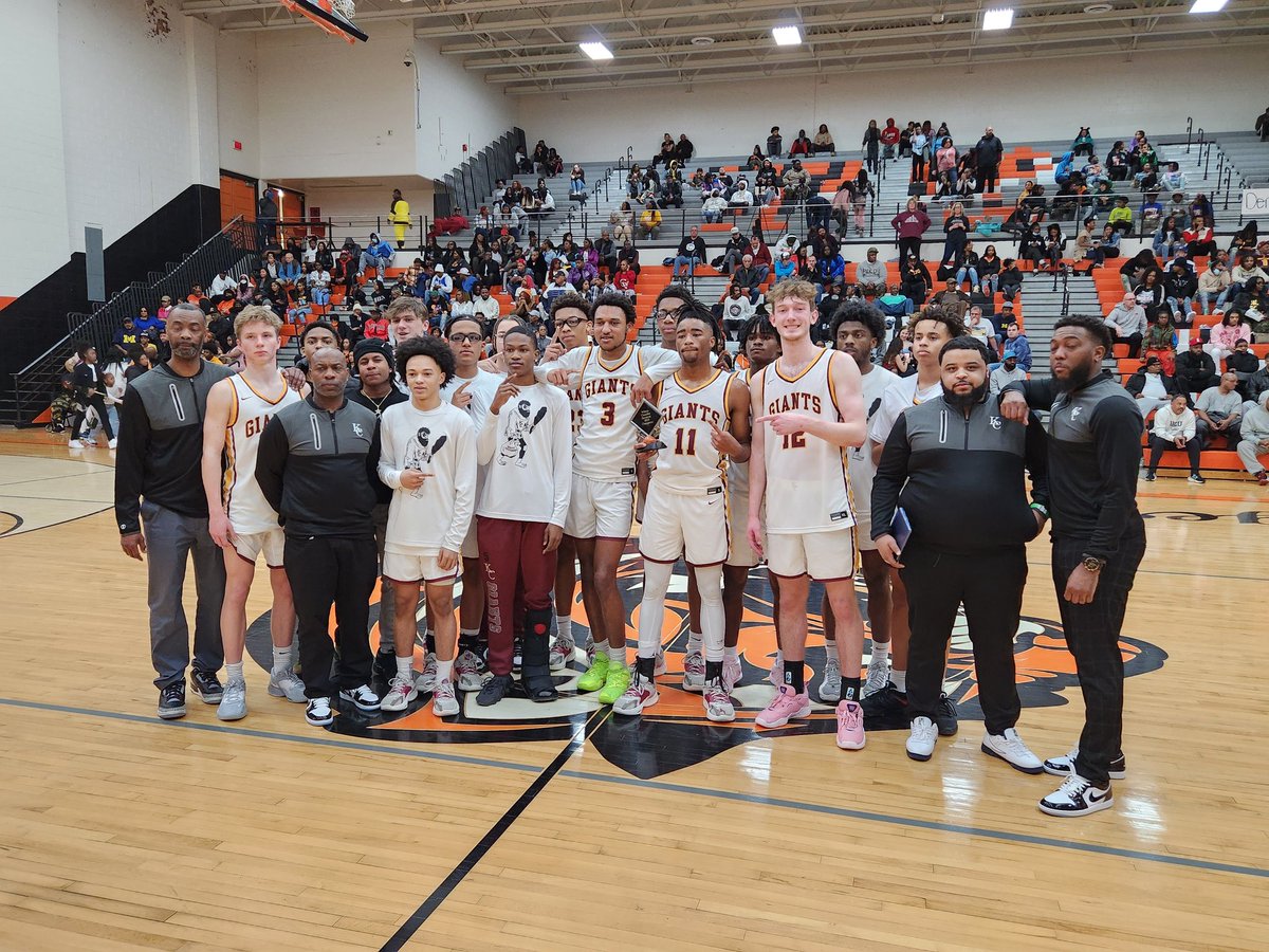 Kalamazoo Central (16-2) with the 57-49 win over Hamtramck in the Wilson Chandler Shootout at Benton Harbor. @HutchWilliam led all scorers with 25p and was game MVP! @Jones_Terrance7 with 10p. @Strongbball @NolanU_17 @Patrick_Nothaft @wwmtnews