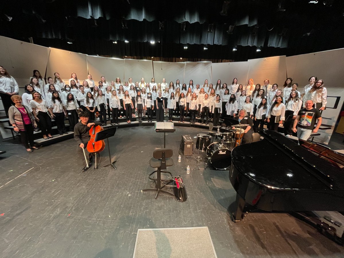 epstanford's tweet image. My heart is bursting with joy! Thank you for the privilege of conducting the District XII SSAA Chorus! They were amazing—as are their choral directors!