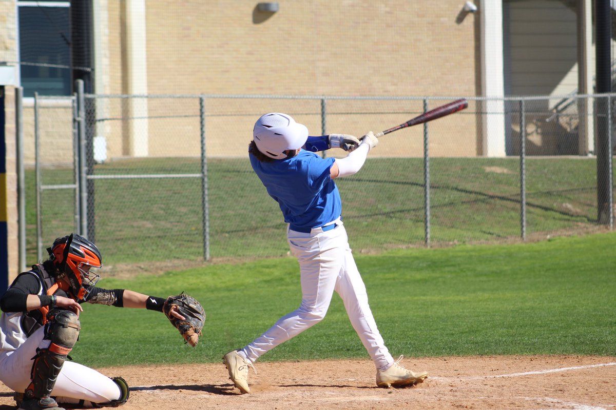 fsjayla's tweet photo. Here’s some of my favorites from todays Jv baseball game @ClemensBaseball https://t.co/AjVDE5A84k