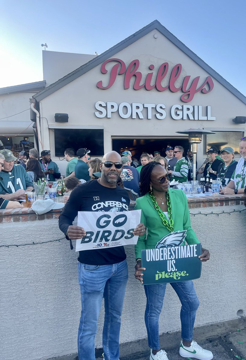 #Philly Grill in AZ💚Pic of the Day!! @SuperBowl @Eagles #FlyEaglesFly @AZSuperBowl #ItsAPhillyThing #GoBirds