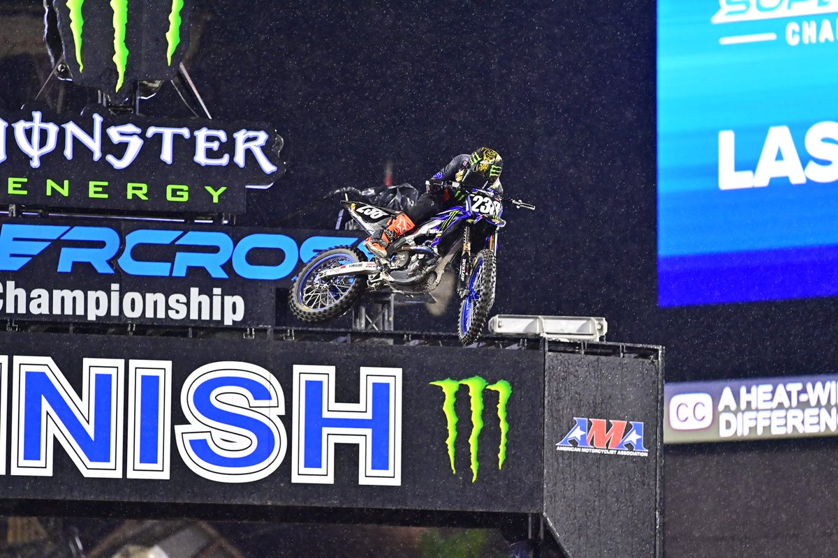 SupercrossLIVE's tweet photo. Where’s all our @DangerBoyDeegan fans ⁉️

The kid gets it done in 250 Heat Two 😤

#SupercrossLIVE #SuperMotocross https://t.co/pYJ2a7gpcH
