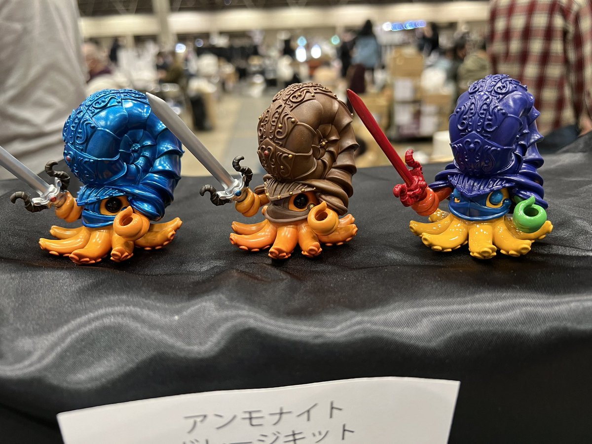 nakasshi's tweet photo. ワンフェスセッティング完了しました！！
今回も三条さんのブースに置かせてもらっています！　
　
ブース番号:5-04-07
 
ぜひお越しくださいー！ https://t.co/EZuFFZakPP