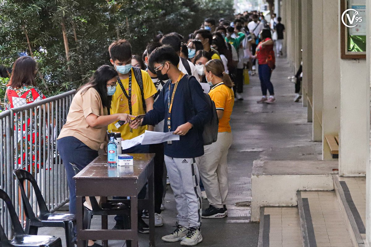 The Varsitarian on Twitter "Applicants line up outside the St. Raymund