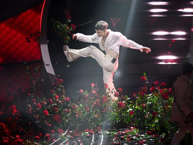 Cinguetterai's tweet photo. Io mentre leggo questa classifica tremenda

#Sanremo2023 https://t.co/yh5psTLa7Q