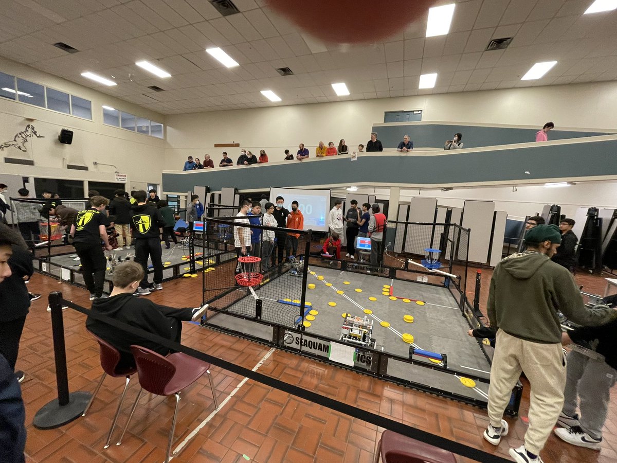 Middle School Robotics Competition at Seaquam today. Best of luck to our 9181 Teams 😃