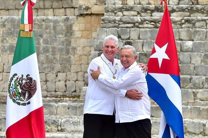 En gesto de hermandad y respeto por <a href="/DiazCanelB/">Miguel Díaz-Canel Bermúdez</a>  y el pueblo cubano, el Presidente de #Mexico 
<a href="/lopezobrador_/">Andrés Manuel</a> , le impuso la Orden del Águila Azteca, en grado de Collar. 
#CubaViveyAbraza
#DiazCanelEnMexico
#BienvenidoDiazCanel