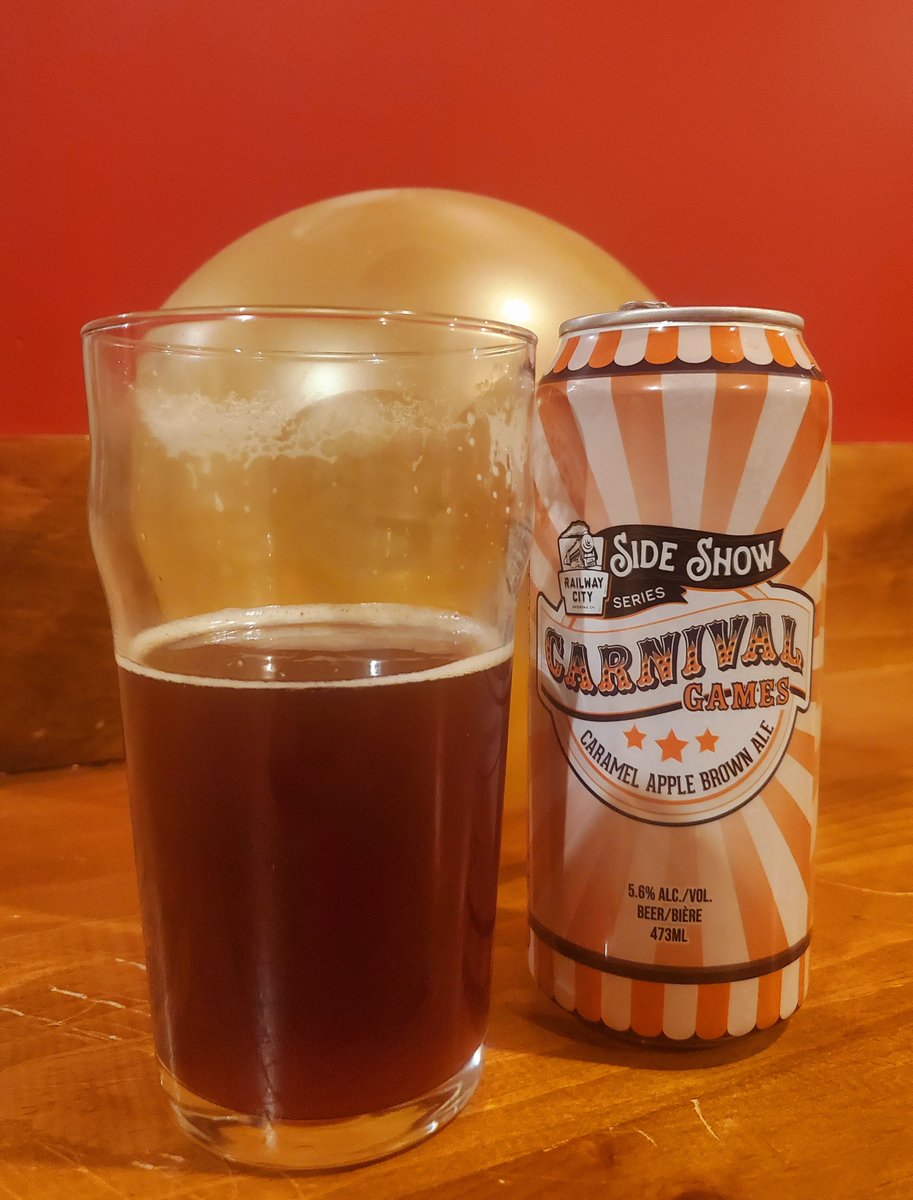 I feel like Side Show Carnival Games Caramel Apple Brown Ale @RailwayCity should be categorized as a dessert beer. I was expecting it to be sweet. Subtle apple, caramel and sweet malt are present but is cut by a mildly bitter finish.  Good balance, not too sweet 🍻 #CraftBeer