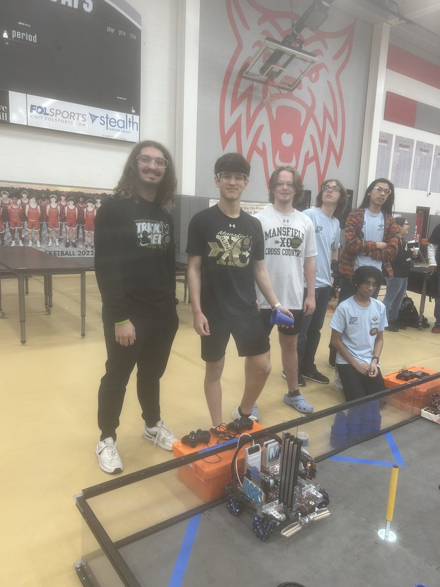 We had an amazing robotics season!  Proud of these young men! #mouser #misd