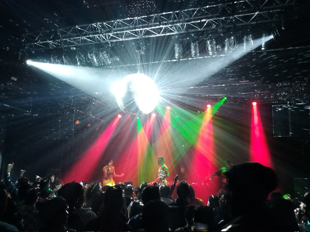 Rodolphp's tweet image. Grosse ambiance avec le collectif La Créole à la Carène pour un samedi soir très complet, comme la galette... @astropolis #TheHacker #Astropolis #Brest #Bretagne #musique #festival