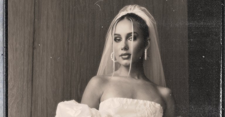 bongminesent's tweet photo. Alison Ogden releases a charming love song, entitled, “Sweetest Sound” https://t.co/XcTH1xQ8rz via #bongminesent | @itsalisonogden https://t.co/ivsf6C7kir