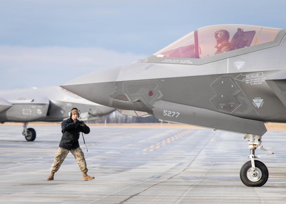An Airmen marshals out an F-35A Lightning II for a routine training mission from the Vermont Air National Guard Base, South Burlington, Vermont, on Jan. 6, 2022.

@158FighterWing 

#F35
#Pilots
#VTANG
#VermontGuard
#158thFighterWing
#GreenMountainBoys