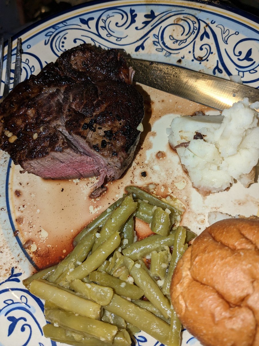 AnIshia420's tweet image. #dinnertime #filet this was fucking delicious 😋😋😋😋😋😋