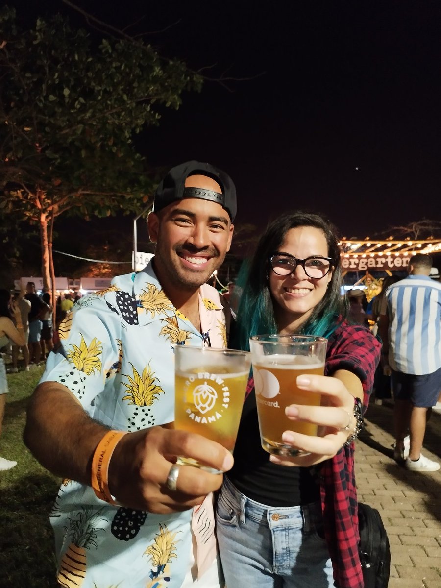 amedlamela's tweet photo. Miiiiireeeennnnn 💥
#SoyFan
¿Alguien más?
.
@cokastar gracias por la foto y por asustarte poco 🤣
#MicroBrewFest https://t.co/Hpwf7sjkNH