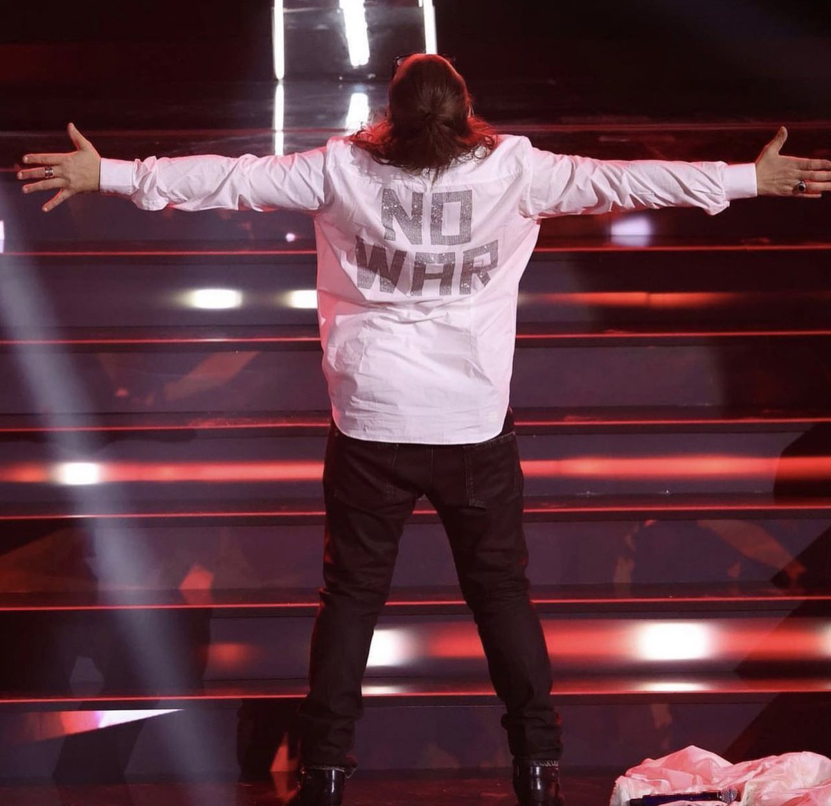 contechristino's tweet photo. La lettera di Zelensky alle due di notte quando lui ci aveva detto la stessa cosa in modo molto più sintetico e senza polemiche tre giorni fa. #Sanremo2023 https://t.co/A61uIi97xD