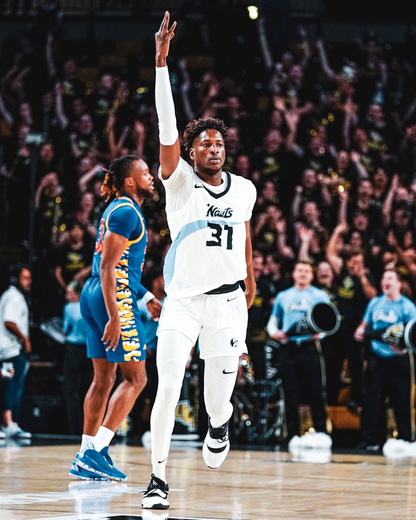 UCFKnights's tweet photo. ✨The ‘Nauts✨ https://t.co/mysJhoe3uP