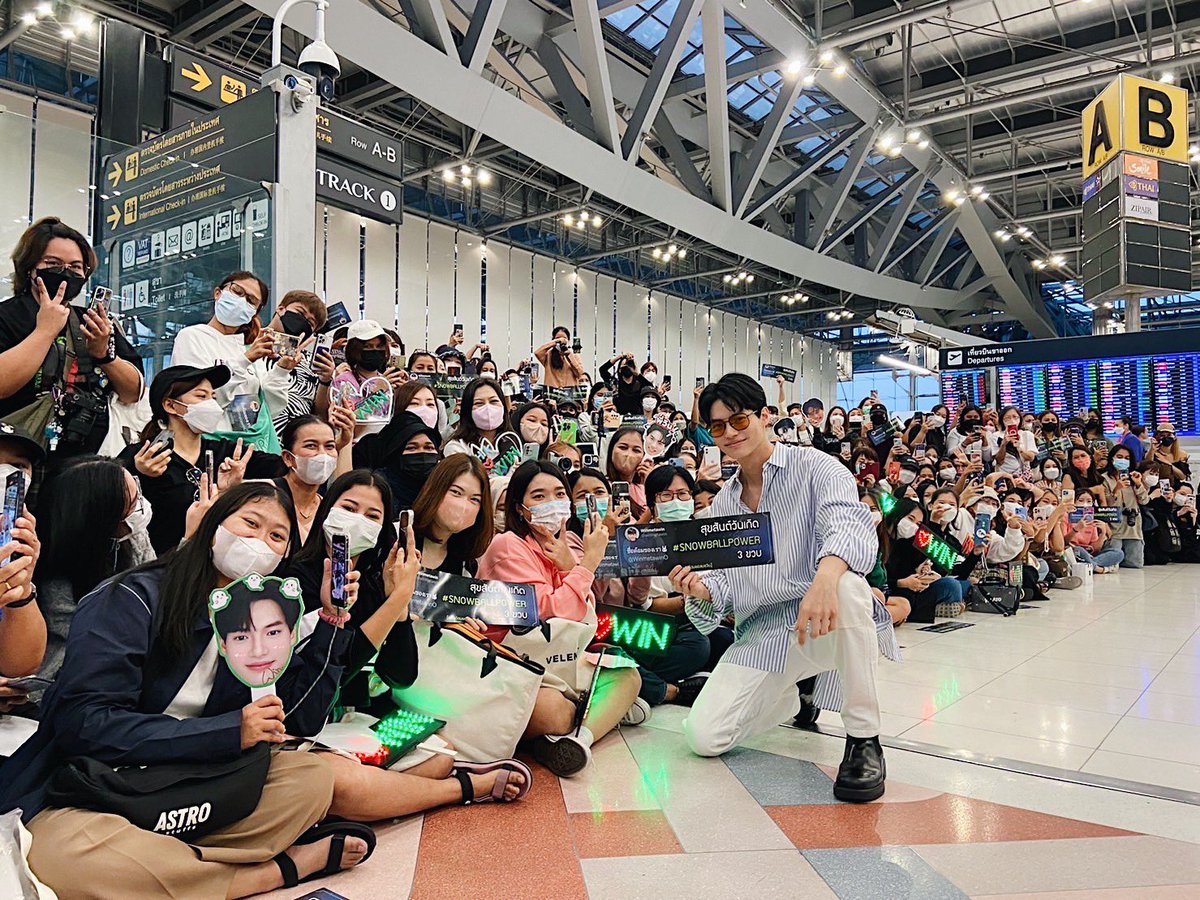 win_trend's tweet image. Unconditional love for Win Metawin ✨💚

Thank you snowballpower family &amp;amp; to all Win fans for your great love &amp;amp; support to our beloved Win Metawin. Let&apos;s keep on sharing happiness together 💚🐰

#9DaysRoadToWin24th
#Win1stFMJKT #สโนบอลฉามขวบ
#winmetawin @winmetawin
#snowballpower