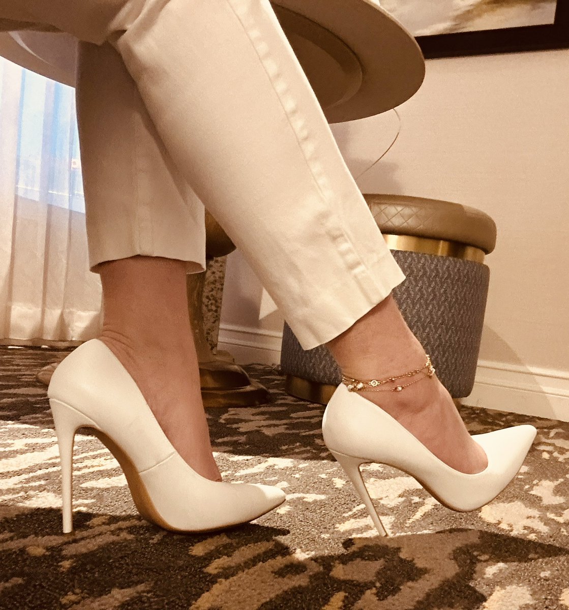 #livshoes #highheels #heels #saturdaynight #dinnerplans #Saturday #stilettos #shoes #whiteheels