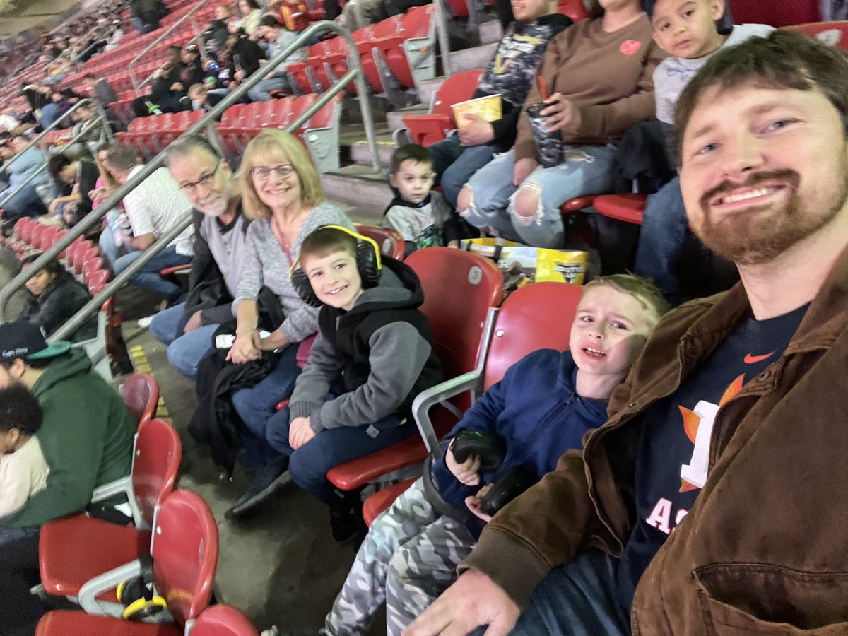 VirtualRobotsR's tweet image. #monsterjam at NRG in h-town!