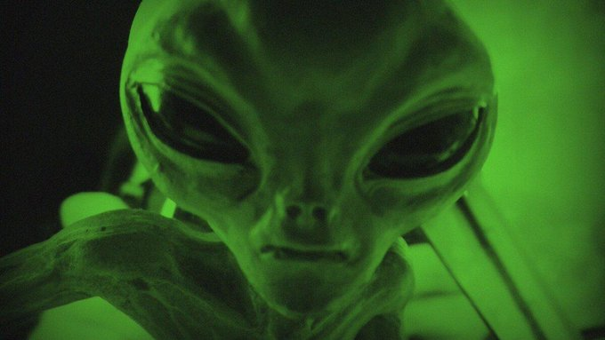ignaziololo1's tweet photo. ESTE ES UN MENSAJE PARA LOS EXTRATERRESTRES.
SRS. EXTRATERRESTRES, 
SI PIENSAN TOMAR REPRESALIAS POR EL OVNI DERRIBADO, SEPAN Q QUIENES LES TUMBARON EL PLATO VOLADOR FUERON AVIONES DE EEUU Y CANADÁ.

USTEDES SABEN DONDE QUEDA. ¿VERDAD? LA HUMANIDAD SE LOS AGRADECERÍA ETERNAMENTE. https://t.co/ulTeZHueNC