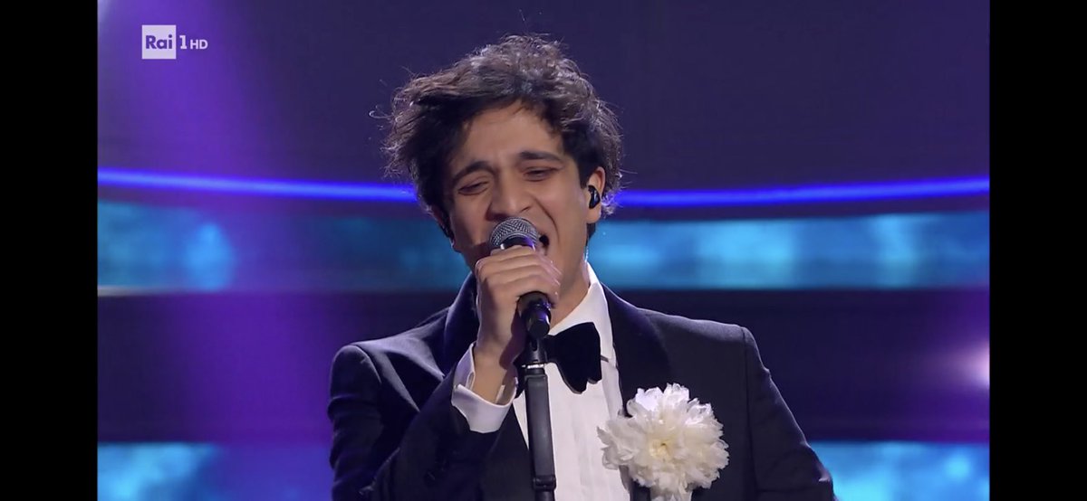 alberto tananai questo comunque è stato il tuo anno la tua rivincita su quel palco e noi siamo orgogliosə di quello che sei diventato e di quello che hai fatto ❤️‍🩹 #Sanremo2023