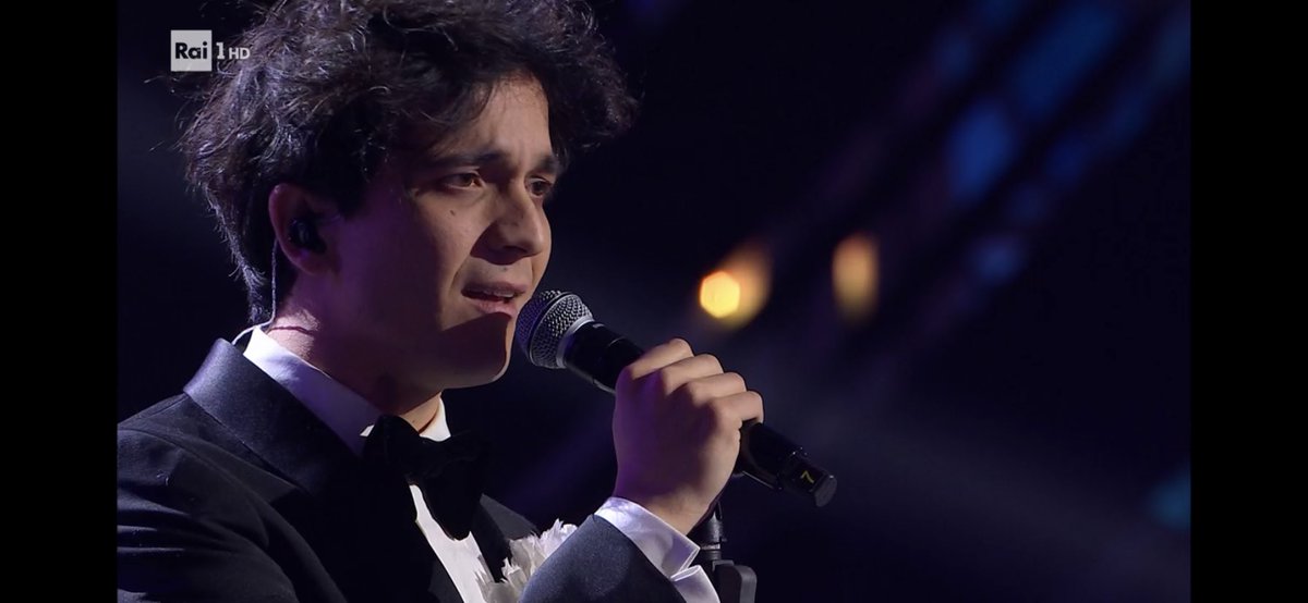 aleferaz's tweet photo. alberto tananai questo comunque è stato il tuo anno la tua rivincita su quel palco e noi siamo orgogliosə di quello che sei diventato e di quello che hai fatto ❤️‍🩹 #Sanremo2023 https://t.co/UanZKAq7U4