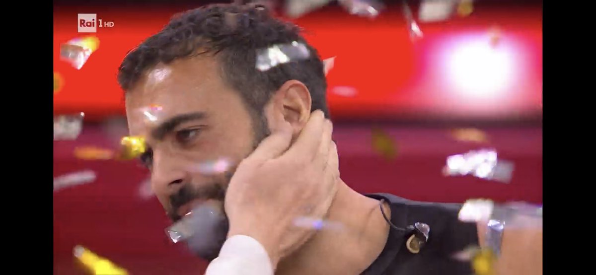 aleferaz's tweet image. la sua commozione ancora come se fosse la prima volta 🥹🤍 #Sanremo2023