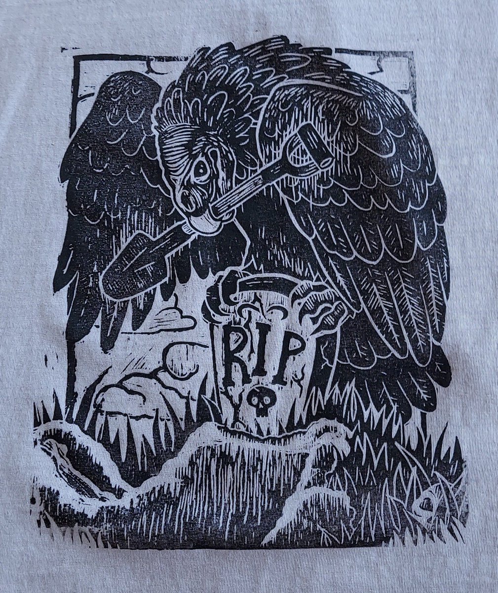 StarboundBear's tweet photo. block printed shirt! printing on fabric can be so much more annoying than paper, but it's worth it when it comes out good. https://t.co/ykmnLrkaBI