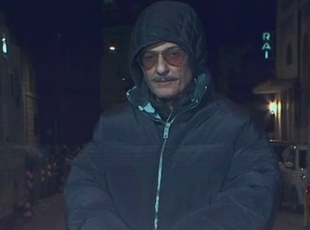 btr_cameron's tweet photo. #Sanremo2023 COME CI FERMIAMO UN ATTIMO 
FATECI ANDARE A DORMIRE
(e fate anche andare a dormire Fiorello che oramai ha la febbre a 40) https://t.co/Y2XUrDIz5C