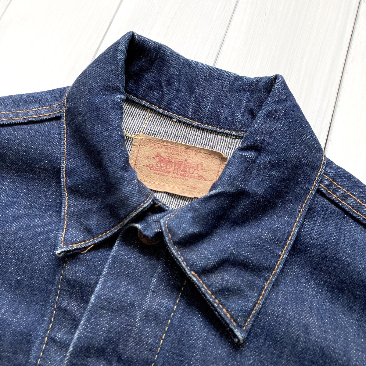 de2m_t's tweet photo. LEVI’S 70505-0217 / BIG E / Made in USA / Late 1960s / 4th
リーバイス70505 ビッグE 4thジャケット(1960年代末期)

紙パッチのステッチもイエロー。

#levis #リーバイス
#levis70505 #リーバイス70505 #70505bige #デニムジャケット
#古着 #アメカジ #アメカジコーデ #古着コーデ #デニムコーデ https://t.co/WQppeJEF5K