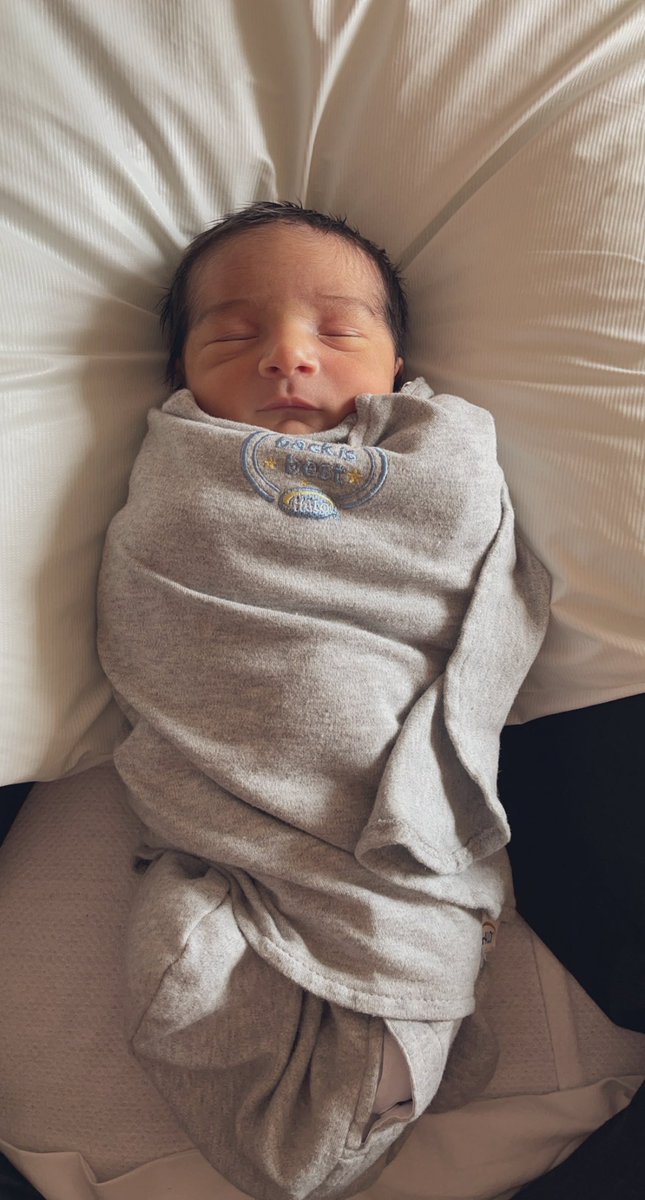 torii_perales's tweet photo. Our second bundle of joy has arrived meet our little man 💙 

Victor Manuel Hernandez lll

011823 

6.1 oz 18.7 inches https://t.co/0yHNn3Ay6c