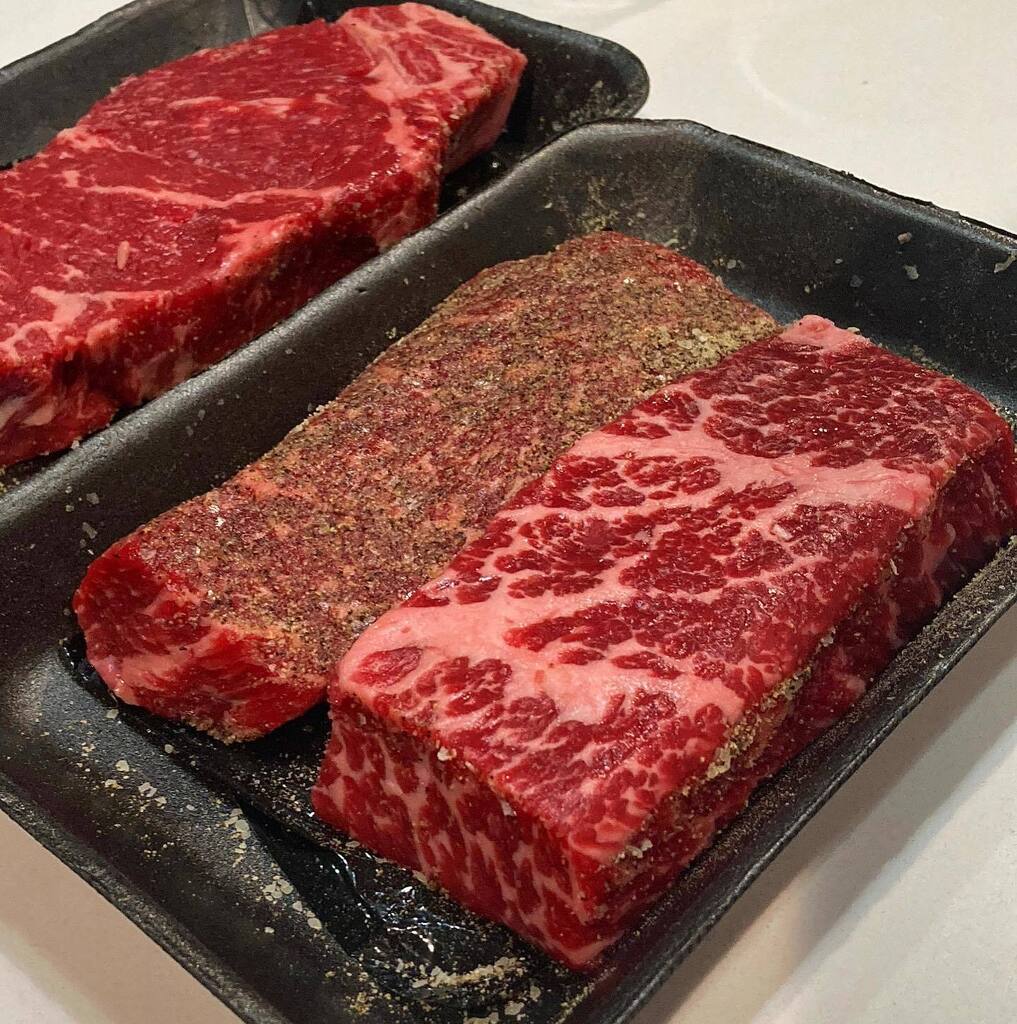 Stumbled upon these awesome looking short rib steaks.  Let’s see how they turn out with the help of Steakhouse and Bacon seasoning! instagr.am/p/Coiw8Ygu7ZM/