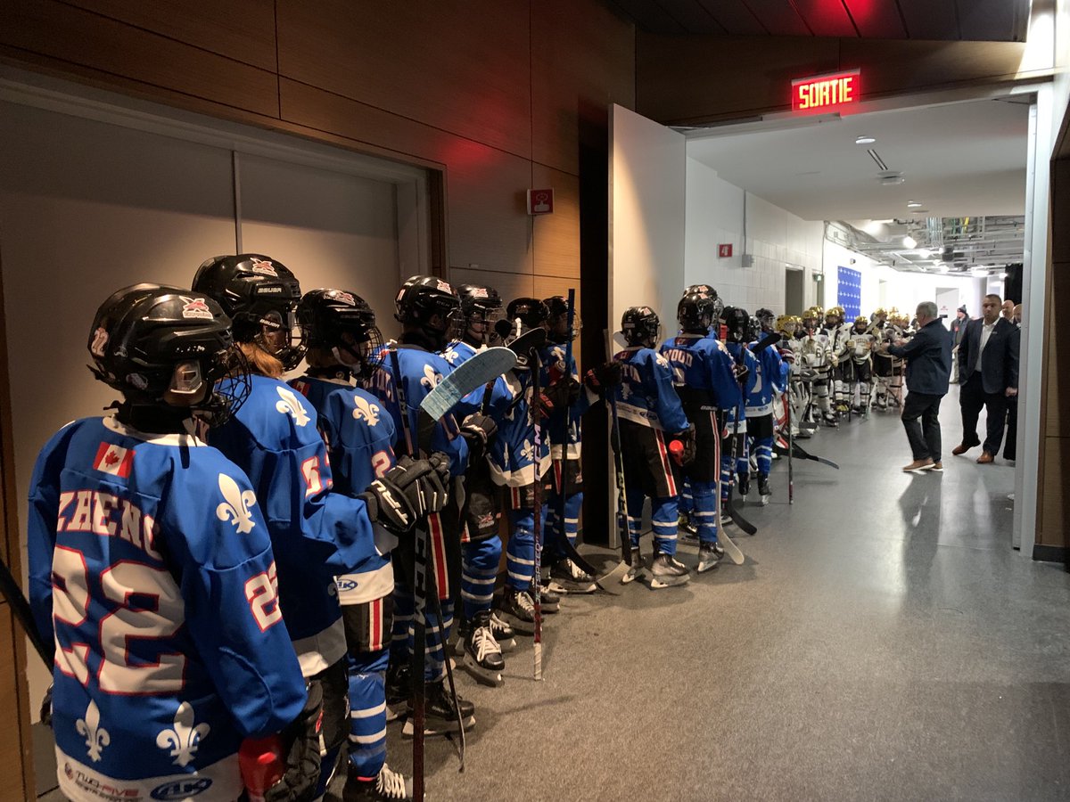 wallz58's tweet photo. @YSExpress 3 Oakland Jr Grizzlies 2 SO 
Pee-wee Quebec @tournoipeewee https://t.co/4cxZNxsErz