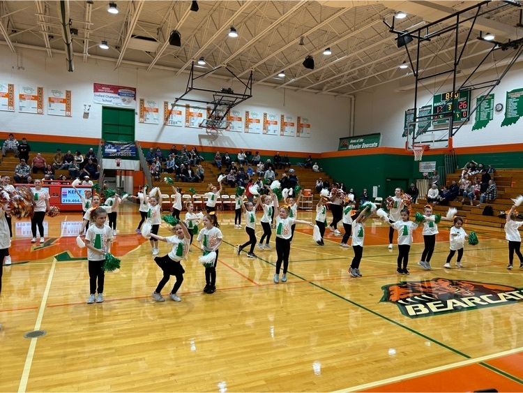 WheelerHighOff's tweet photo. Thank you Coach Kruszka, Coach Sullivan, and the WHS Cheerleaders for a fantastic youth cheer camp this week.  You ladies are the best.  All the future Wheeler cheerleaders did a great job performing at tonight's varsity boys basketball game! https://t.co/6iqGranxiP