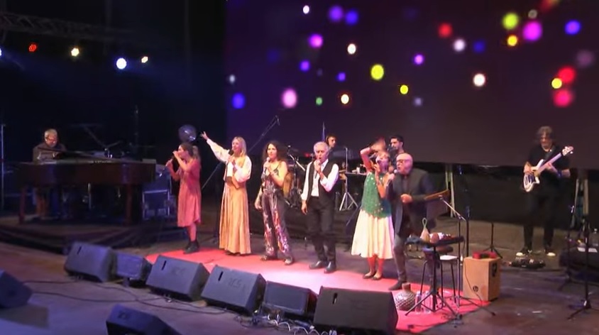 Hoy! <a href="/patriciasosaok/">Patricia Sosa</a> <a href="/cantantejairo/">Jairo Oficial</a> <a href="/BagliettoJuan/">Juan Baglietto</a> <a href="/luciaceresani/">Lucia Ceresani</a> <a href="/maggiecullenn/">Magdalena Cullen</a> <a href="/LitoVitale/">Lito Vitale</a> en el <a href="/FestBaradero/">Festival Baradero</a> Saludos fermdq