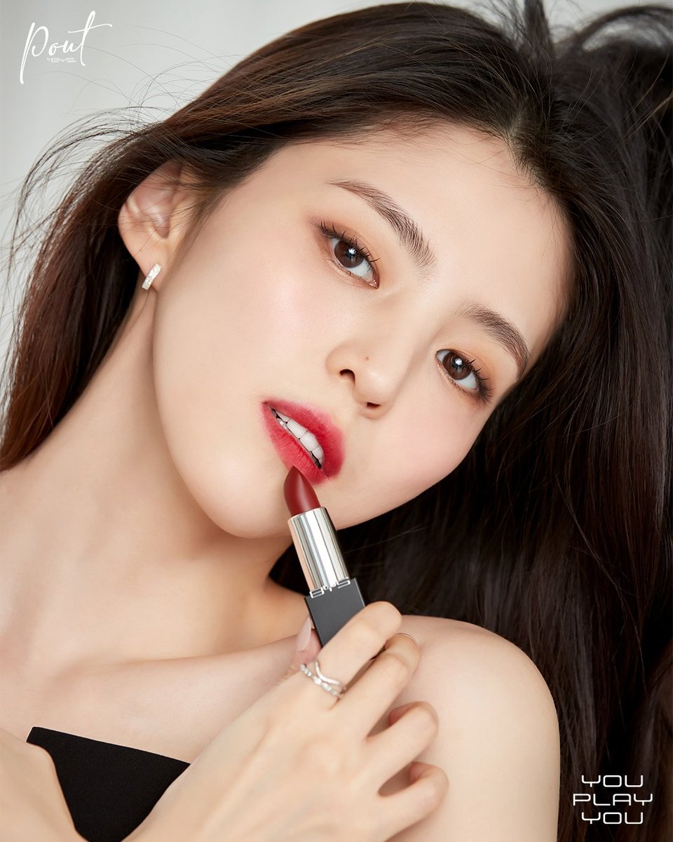 Han So Hee wears ‘French Kiss’ from Pout by @byscosmetics_ph 💄💋

Shop the full collection here:
🛍 Shopee: l8r.it/1PvP
🛍 Lazada: l8r.it/gAKy

#HanSoHee #Sohee #한소희
#YourLipsYourPlay #YouPlayYou #HanSoHeeForBYSPH #PoutByBYSPH #BYSPH