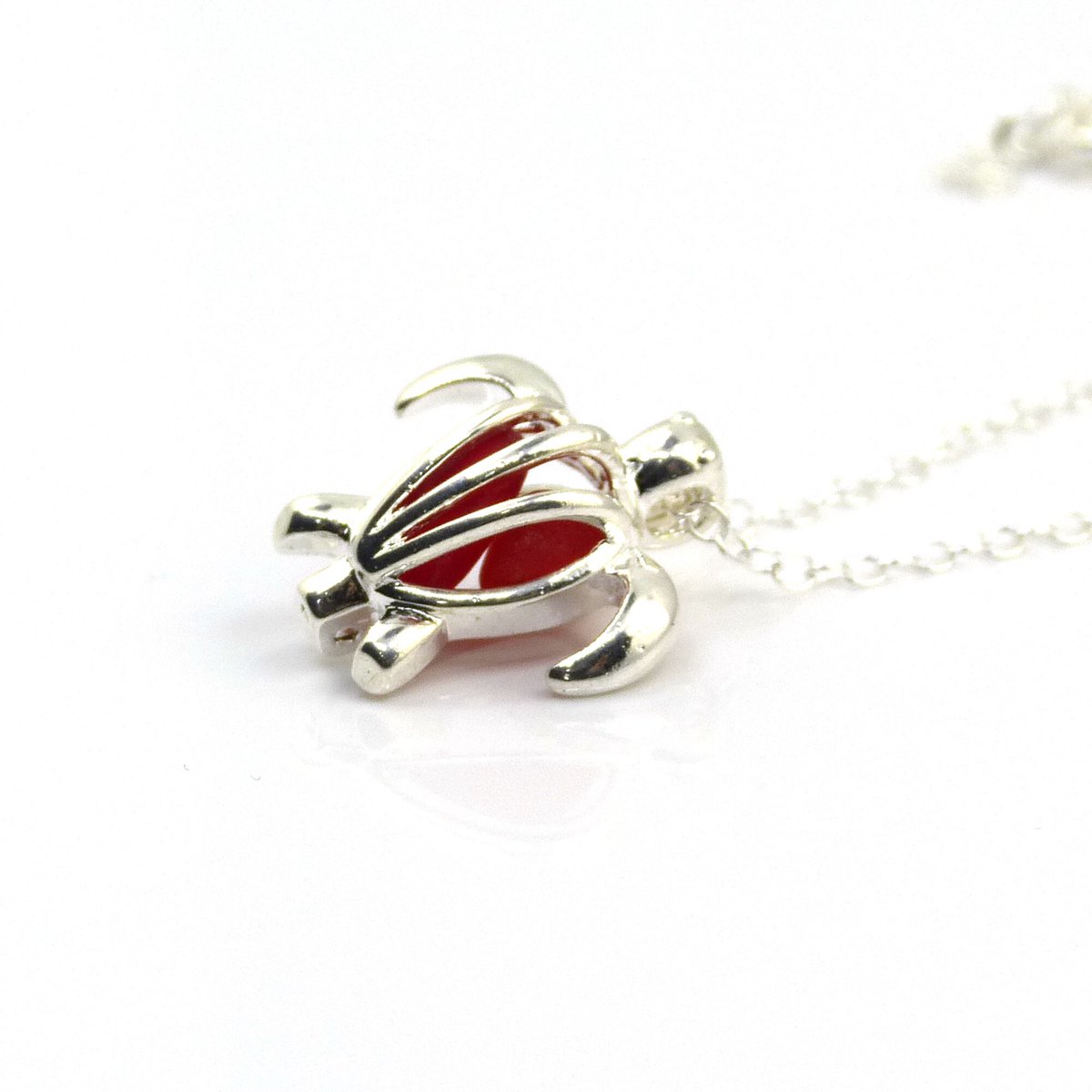 TheStrandline's tweet photo. Red Sea Glass in Silver Turtle Locket Necklace https://t.co/mjwbp0kY4U #shopindie #thestrandline #EarlyBiz #UKGiftHour #supportsmallbusiness #UKGiftAM #Etsy #northumberland #HandmadeHour #warkworth #TurtleCharm https://t.co/6b8JzdxeK7