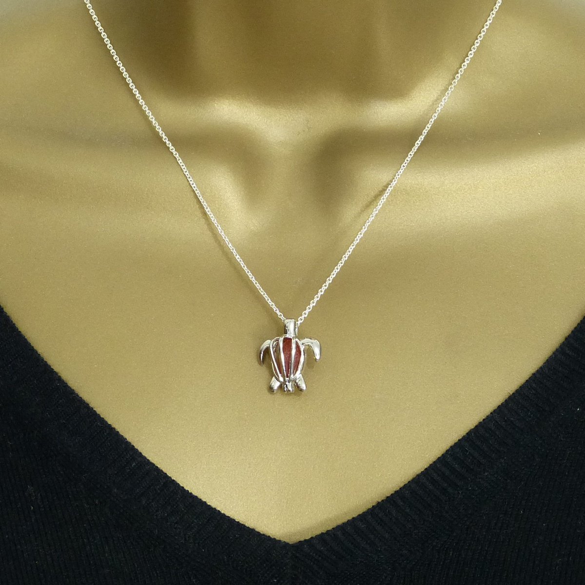 TheStrandline's tweet photo. Red Sea Glass in Silver Turtle Locket Necklace https://t.co/mjwbp0kY4U #shopindie #thestrandline #EarlyBiz #UKGiftHour #supportsmallbusiness #UKGiftAM #Etsy #northumberland #HandmadeHour #warkworth #TurtleCharm https://t.co/6b8JzdxeK7